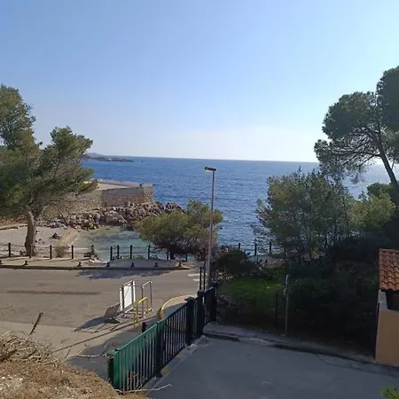 A * Bandol